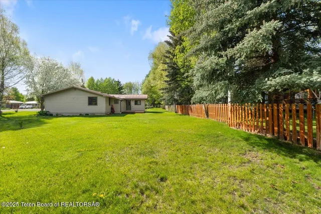 $1,895,000 | 1160 West Brangus Drive, Jackson, WY 83001