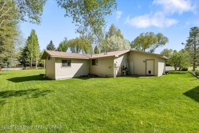 $1,895,000 | 1160 West Brangus Drive, Jackson, WY 83001