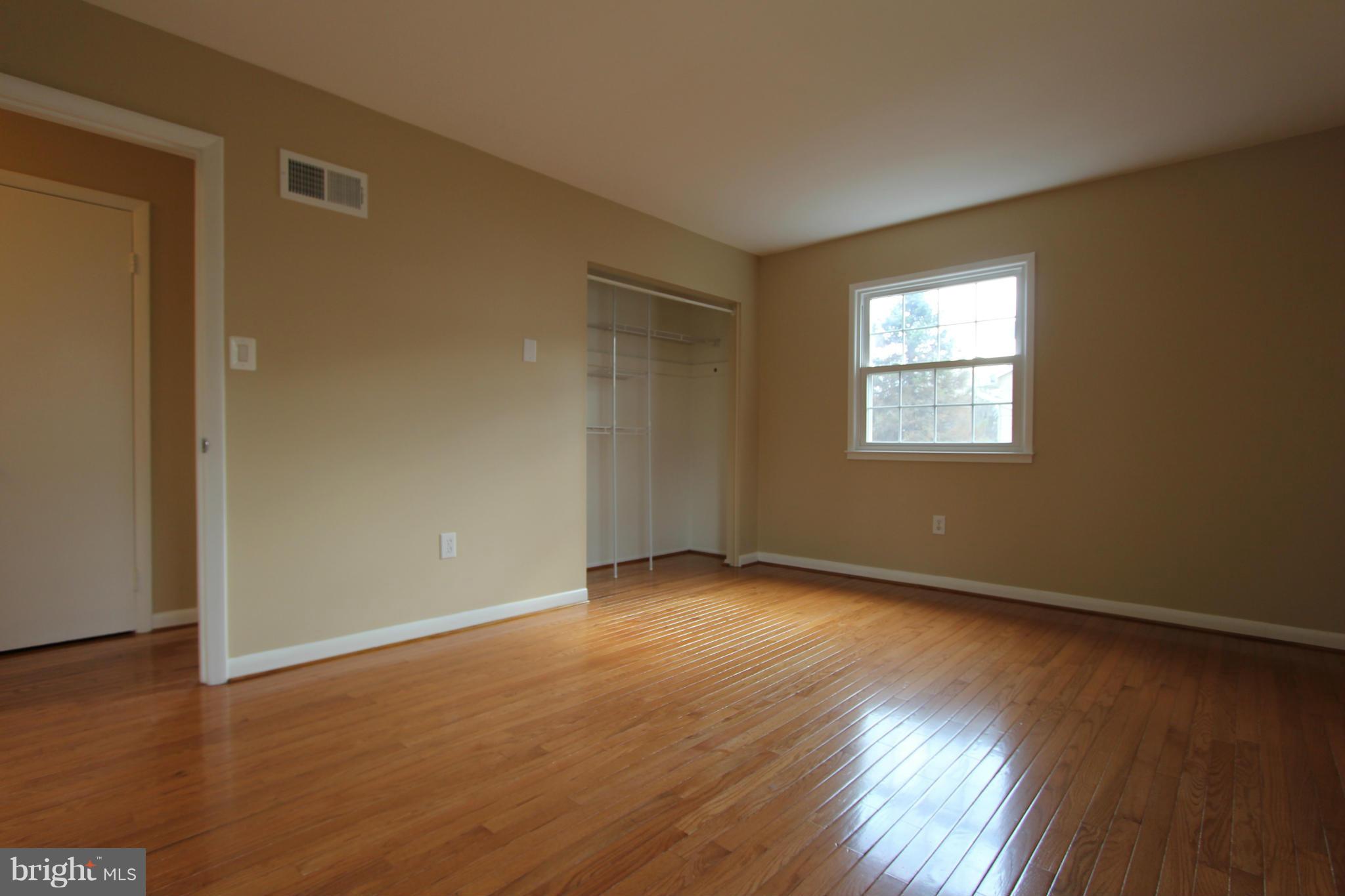 4900 Kaye Road Woodbridge, VA 22193 - Photo 13 of 30 Master bedroom 4th view