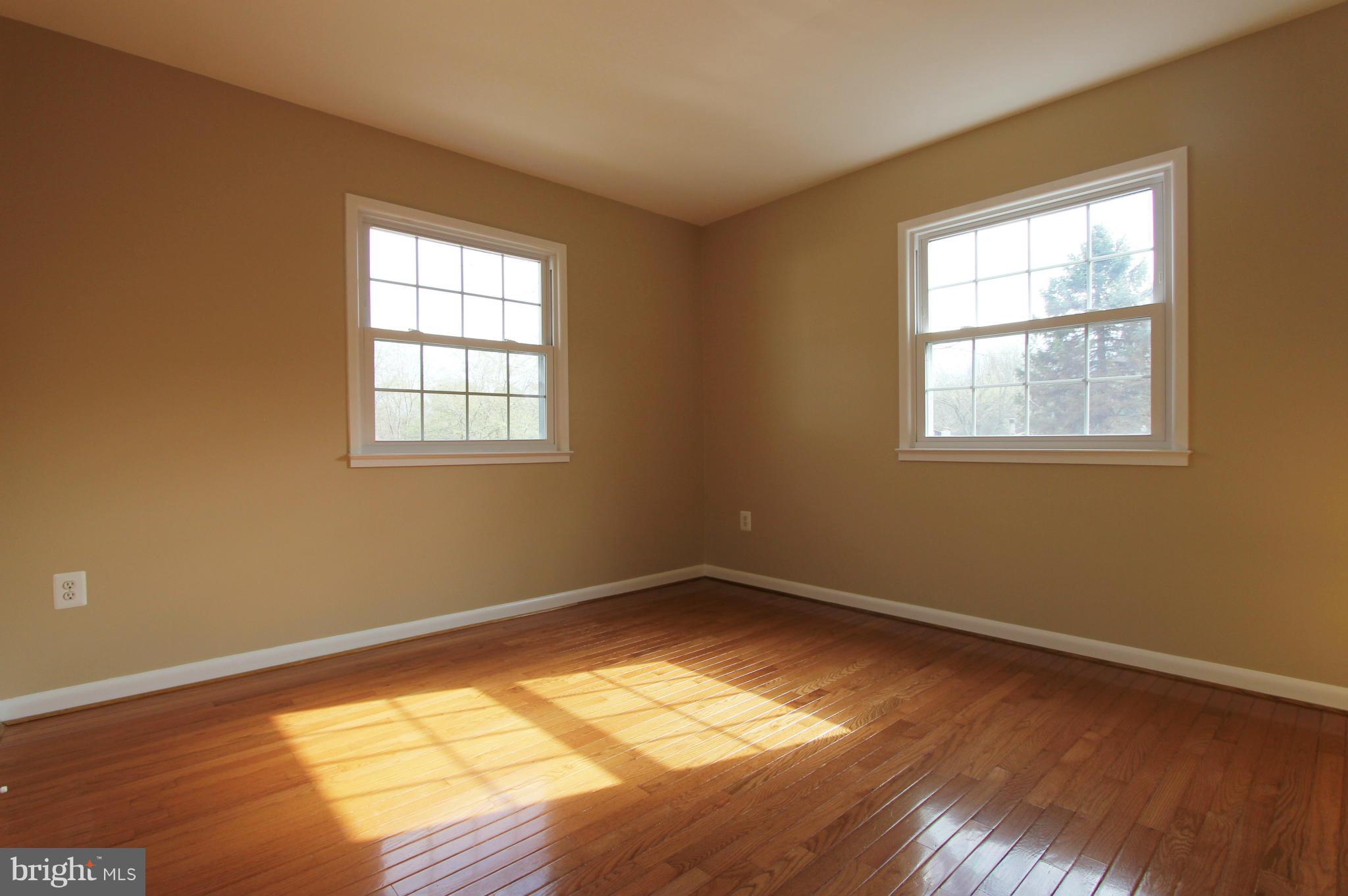 4900 Kaye Road Woodbridge, VA 22193 - Photo 17 of 30 Bedroom 3 w/ hardwoods