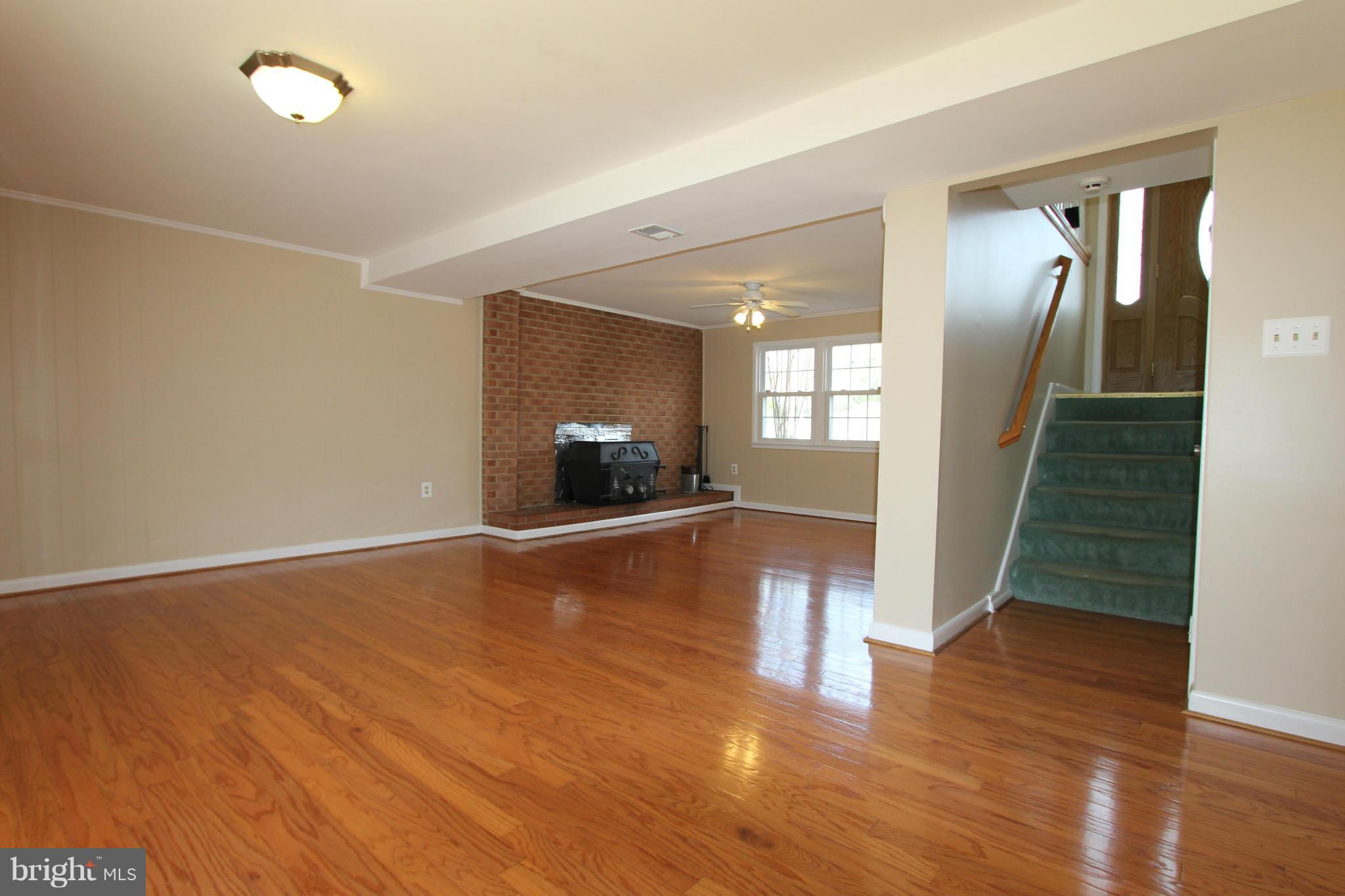 4900 Kaye Road Woodbridge, VA 22193 - Photo 20 of 30 Basement recreation room