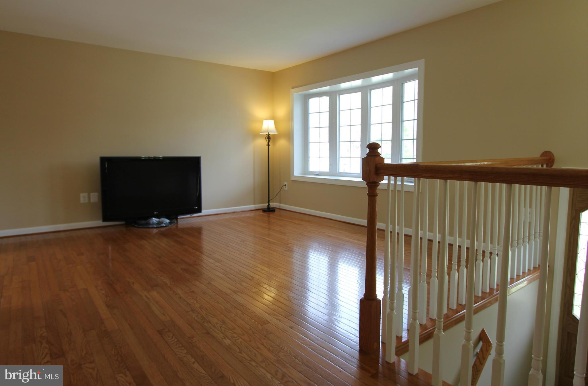 4900 Kaye Road Woodbridge, VA 22193 - Photo 4 of 30 Living room w/ bay window