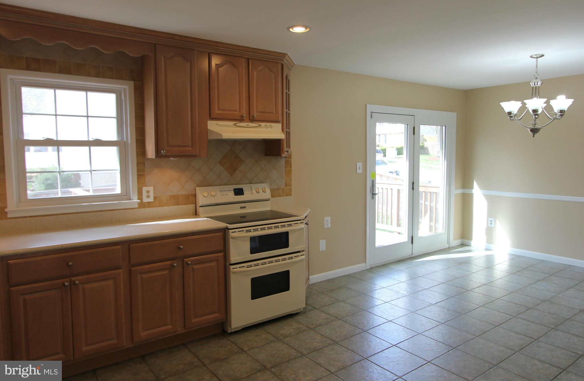 4900 Kaye Road Woodbridge, VA 22193 - Photo 5 of 30 Spacious kitchen w/ recessed