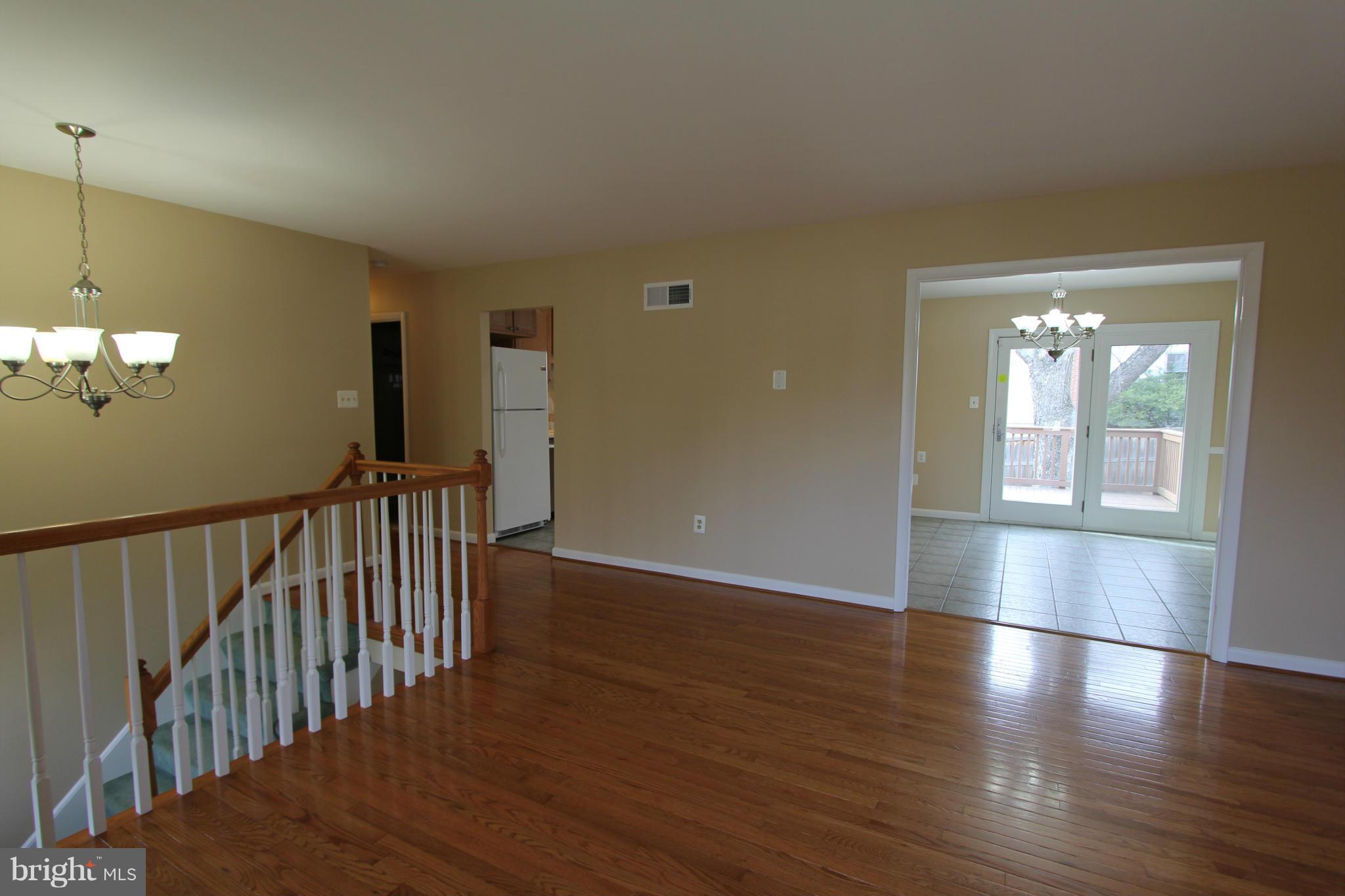 4900 Kaye Road Woodbridge, VA 22193 - Photo 8 of 30 LR w/ dedicated circuit 4 entertainment components