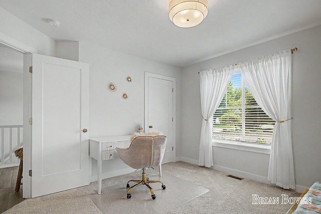 8366 Rose Ridge Drive Rockford, MI 49341 - Photo 22 of 63 2F9A0775