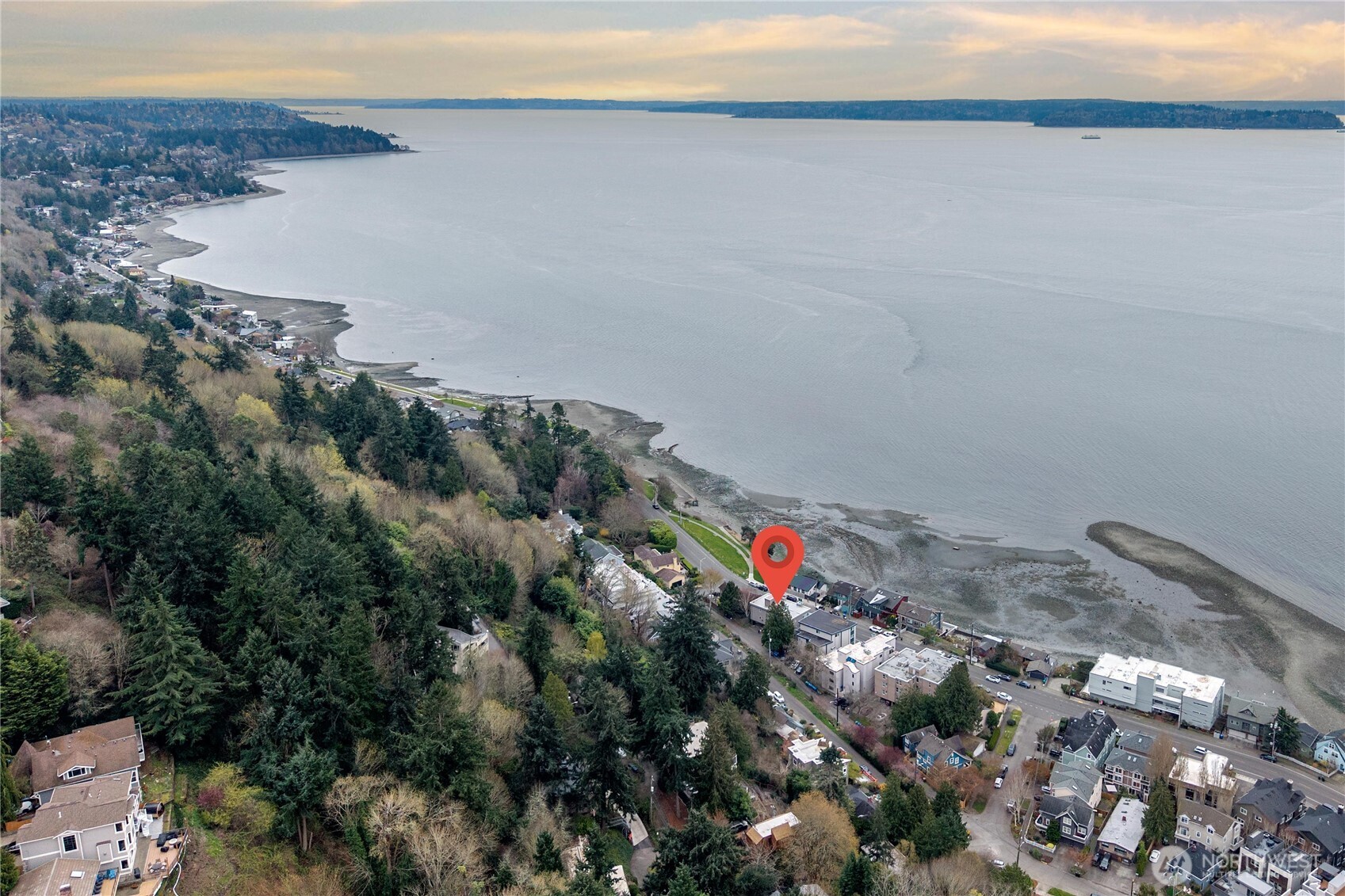 4226 Beach Drive Southwest, Unit 102 Seattle, WA 98116 - Photo 3 of 20