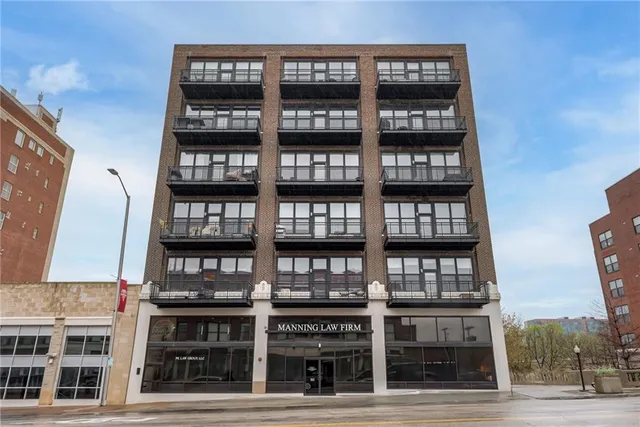 $270,000 | 2015 Grand Boulevard, Kansas City, MO 64108