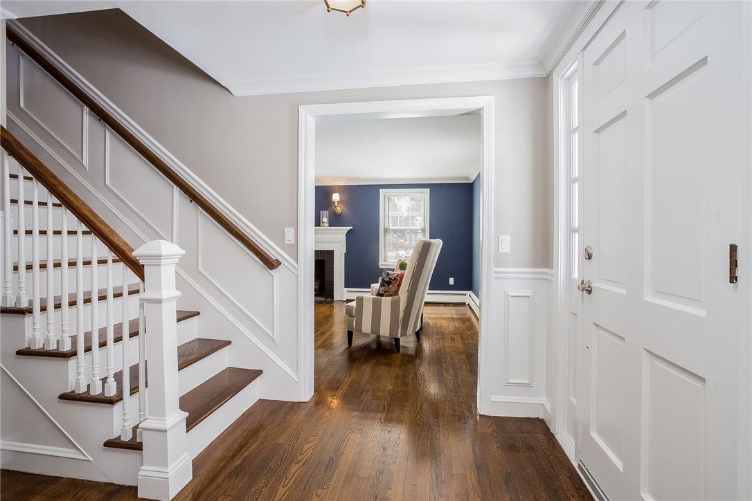 6 Ridgewood Road Barrington, RI 02806 - Photo 4 of 40 Entranceway
