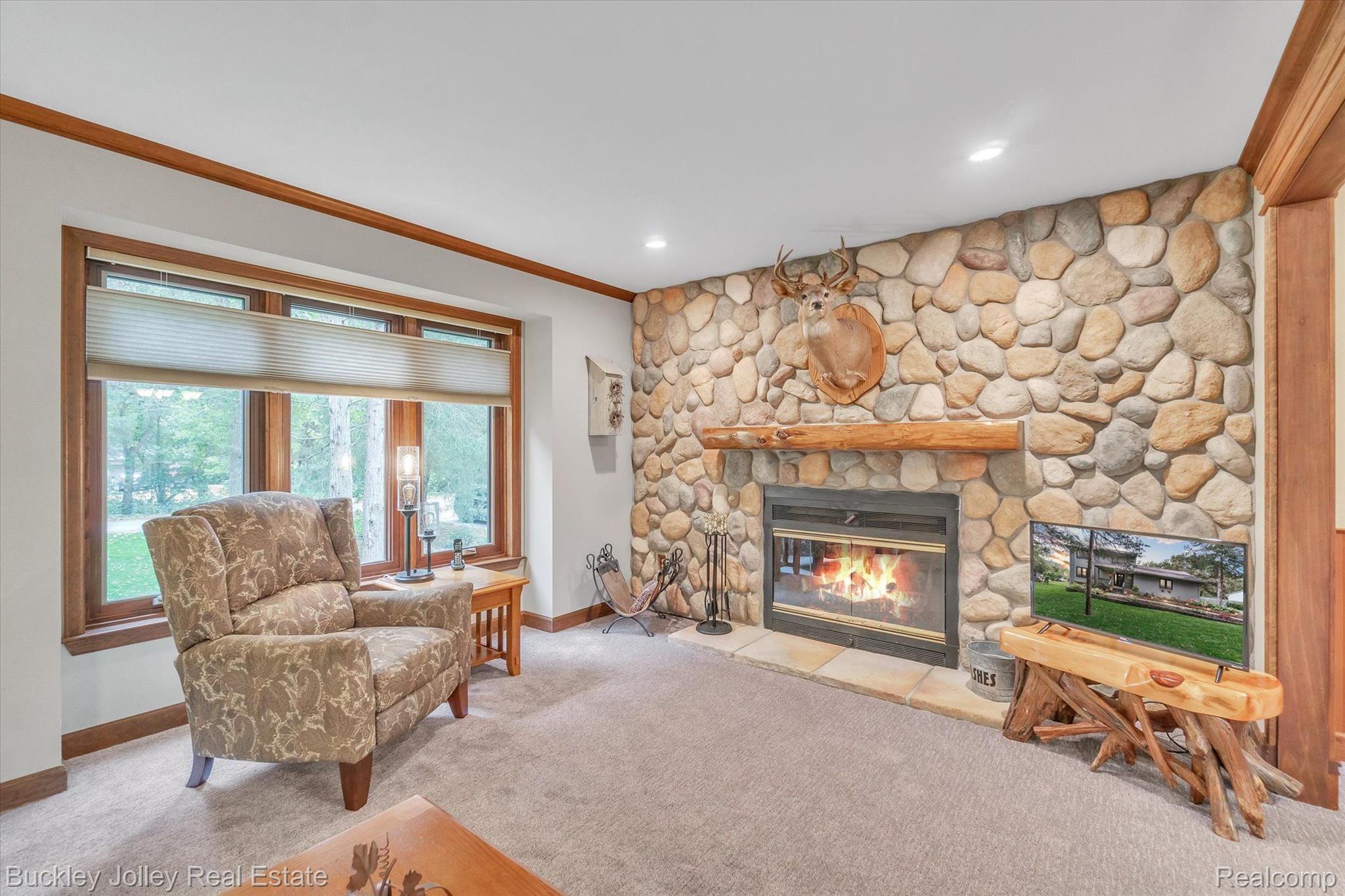 7471 Ore Lake Road Brighton, MI 48116 - Photo 4 of 42 Natural Wood Trim