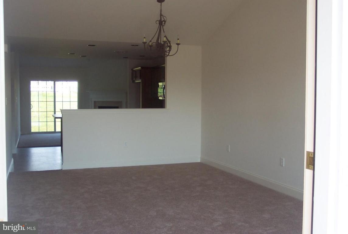 43 Farm Lane, Unit 44 Lancaster, PA 17603 - Photo 3 of 7 Gallery Image 3