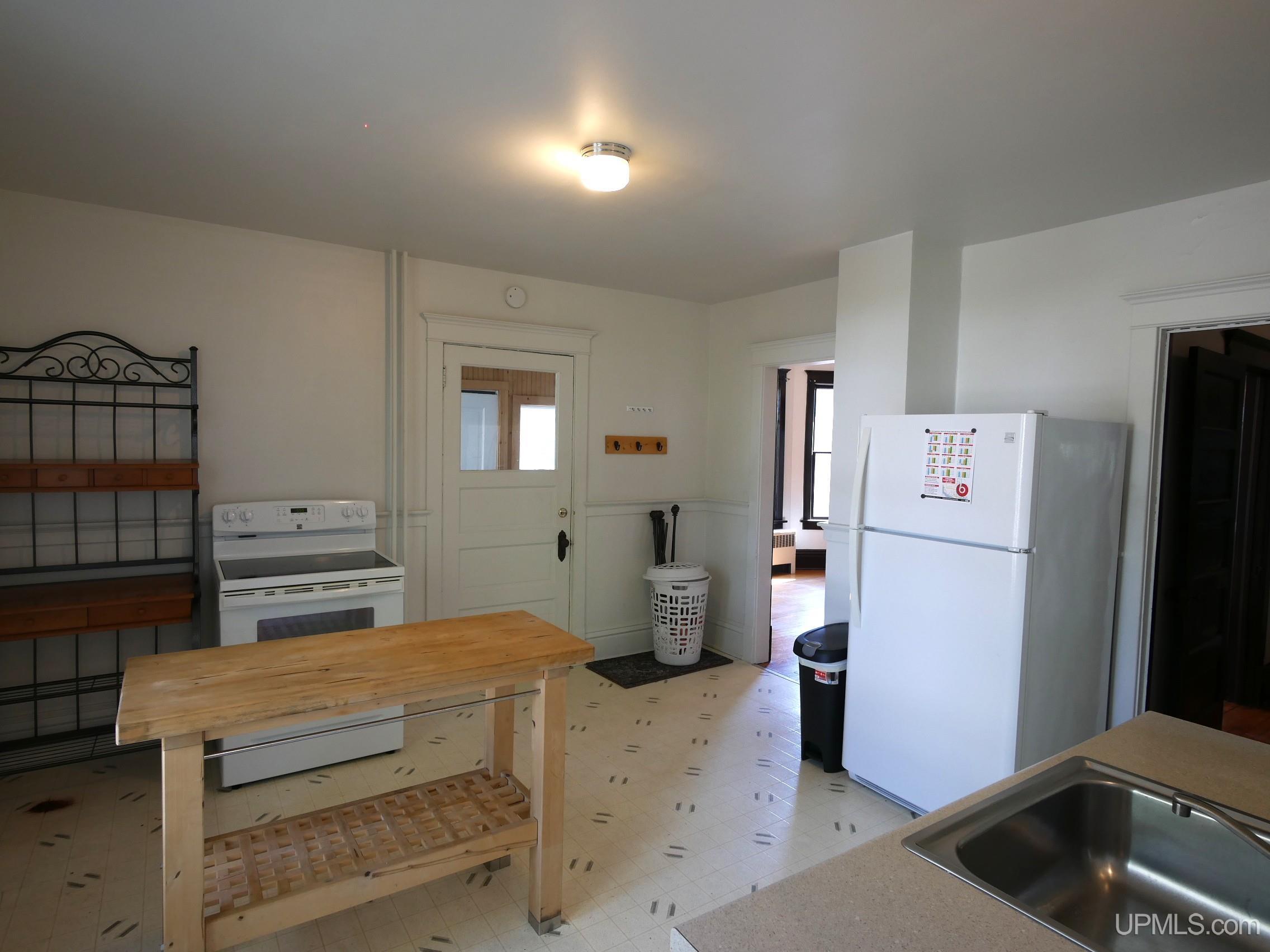 1115 Summit Street Hancock, MI 49930 - Photo 18 of 68