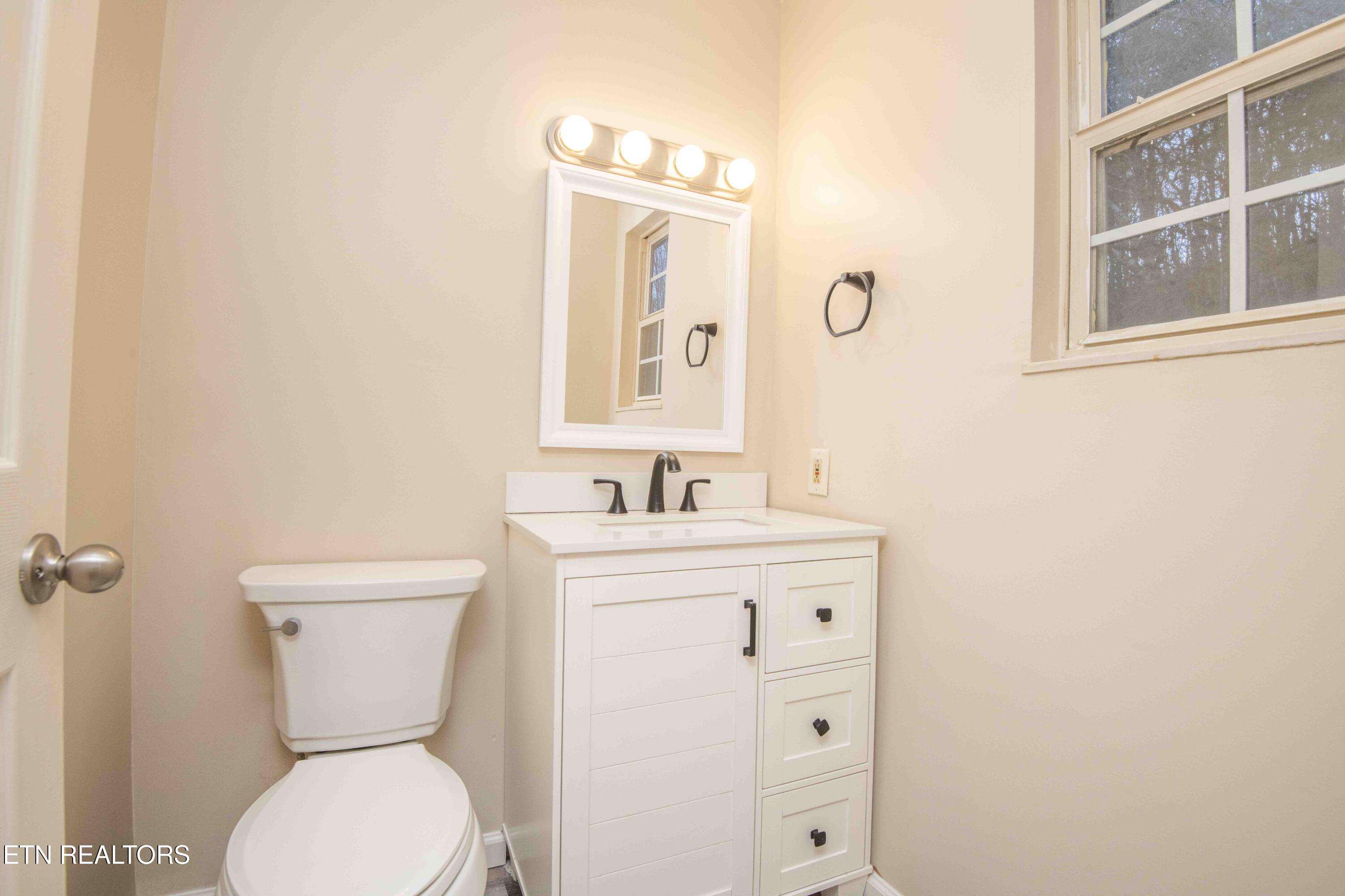 3188 Laws Chapel Road Maryville, TN 37803 - Photo 16 of 30 master bath_1