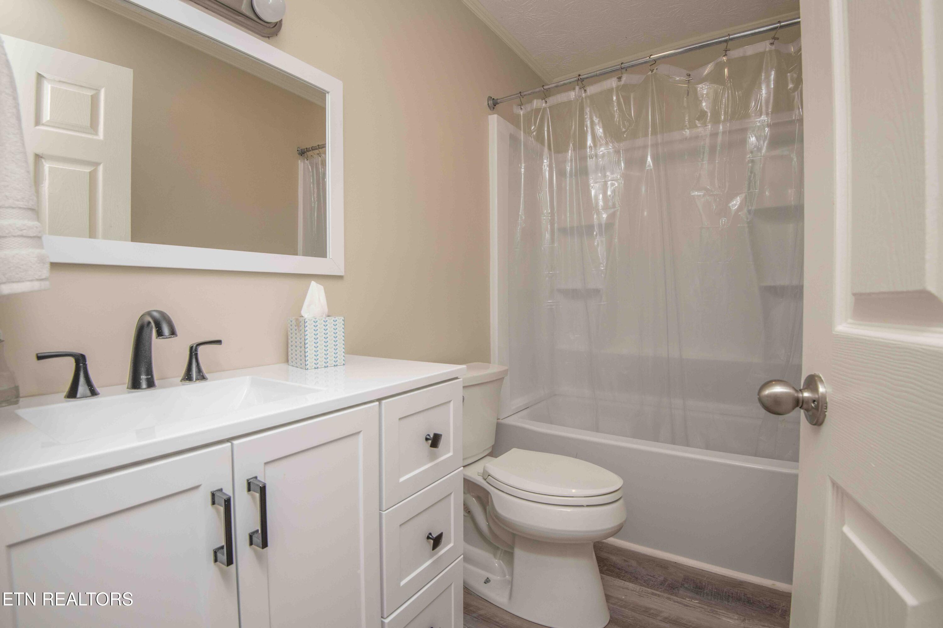 3188 Laws Chapel Road Maryville, TN 37803 - Photo 21 of 30 second bath_1