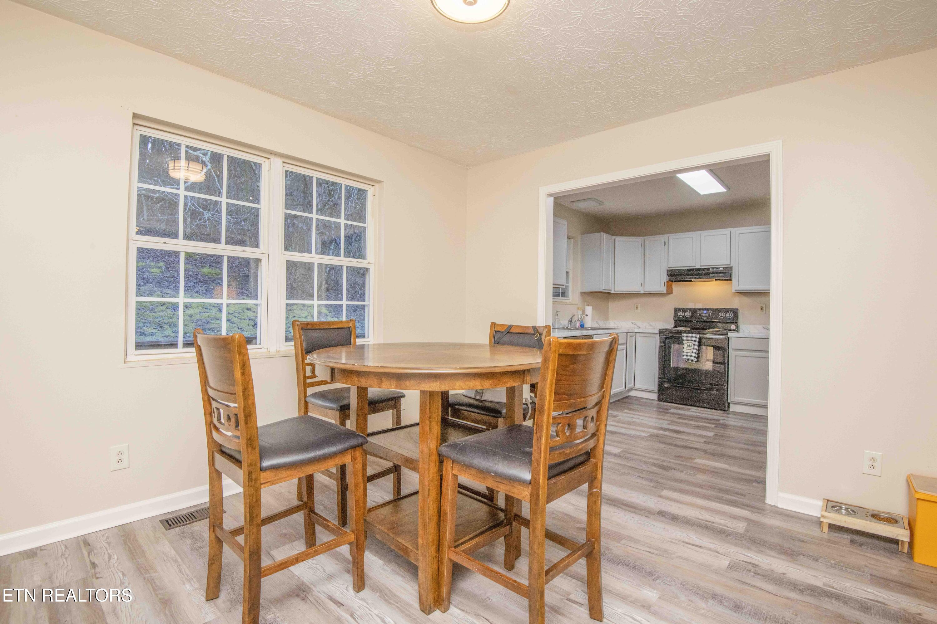 3188 Laws Chapel Road Maryville, TN 37803 - Photo 5 of 30 dining_1
