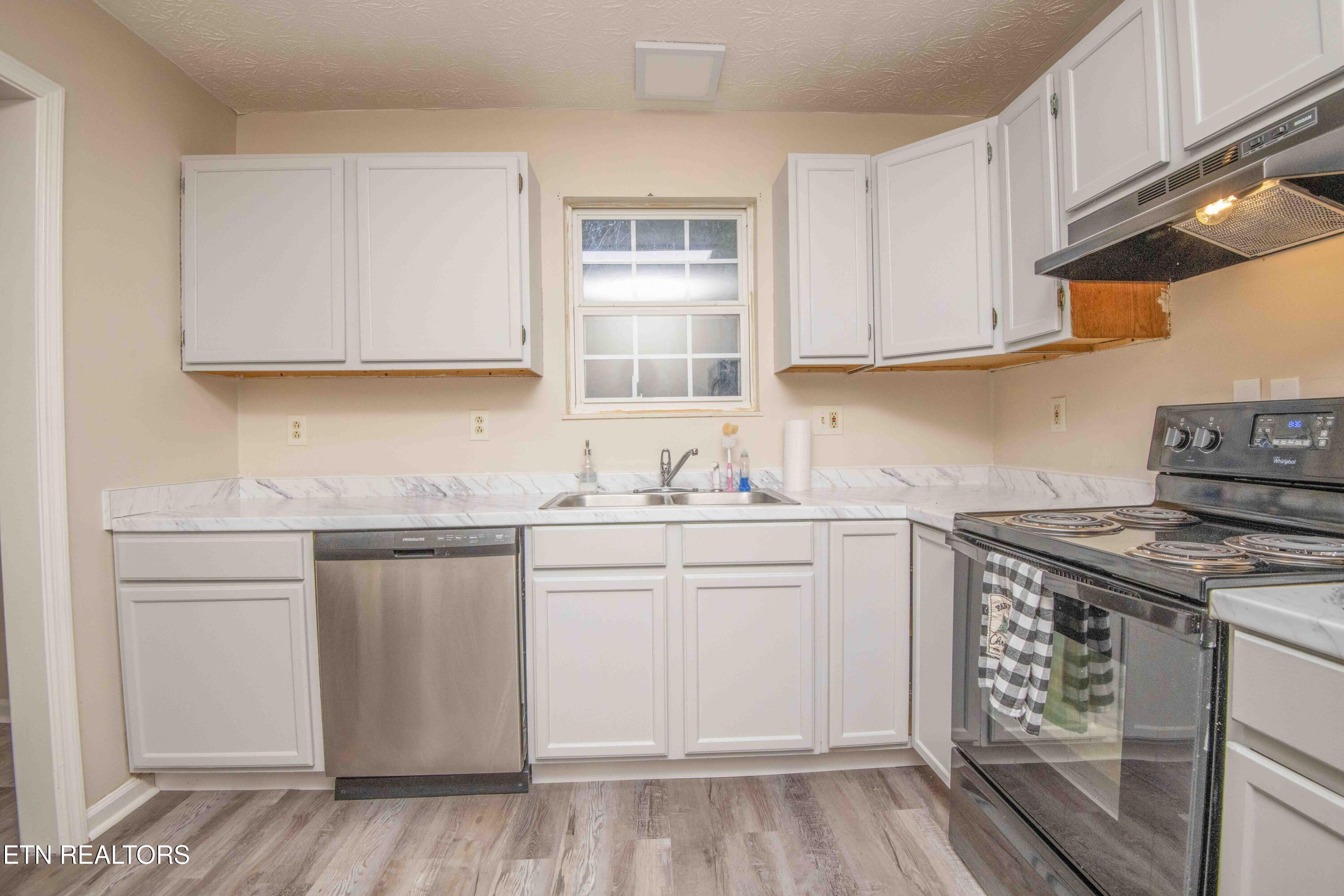 3188 Laws Chapel Road Maryville, TN 37803 - Photo 6 of 30 kitchen 2j_1
