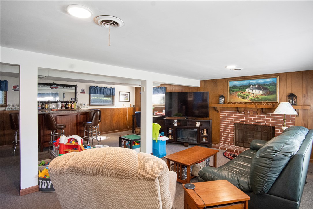 144 Douglas Road Warwick, RI 02886 - Photo 11 of 25