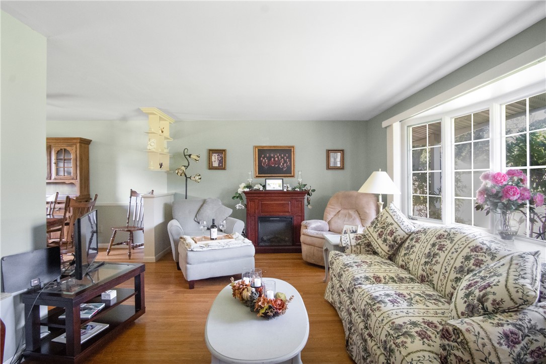 144 Douglas Road Warwick, RI 02886 - Photo 3 of 25