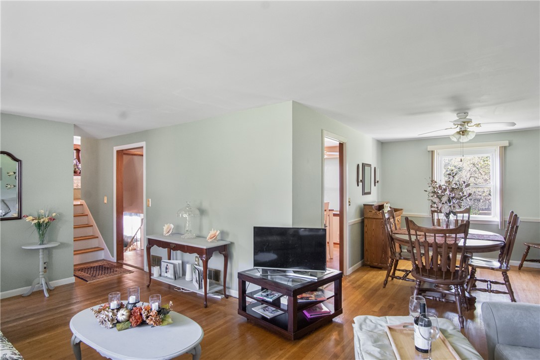 144 Douglas Road Warwick, RI 02886 - Photo 5 of 25
