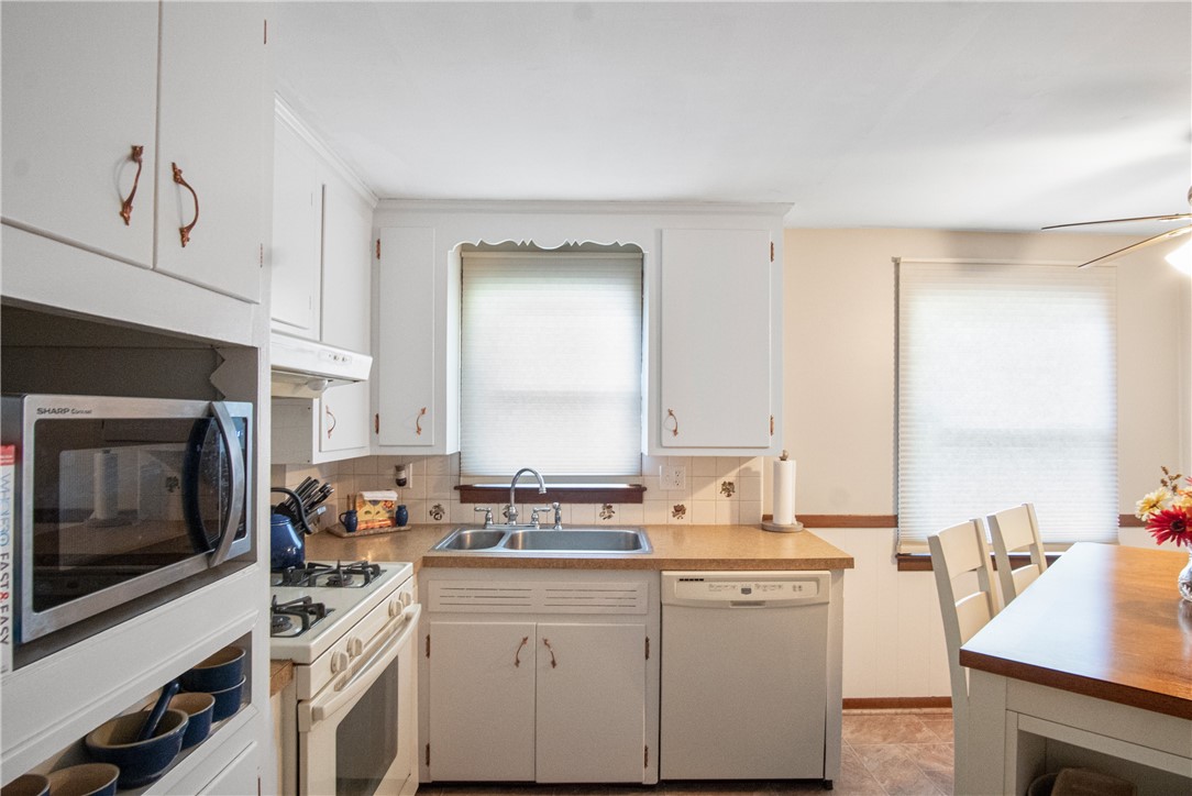 144 Douglas Road Warwick, RI 02886 - Photo 8 of 25