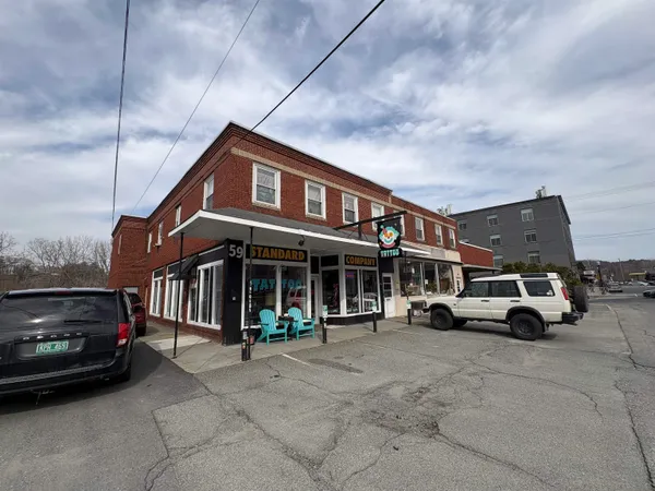 $525,000 | 59 North Main Street, Hartford, VT 05001
