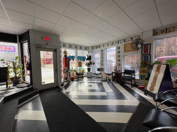 $525,000 | 59 North Main Street, Hartford, VT 05001