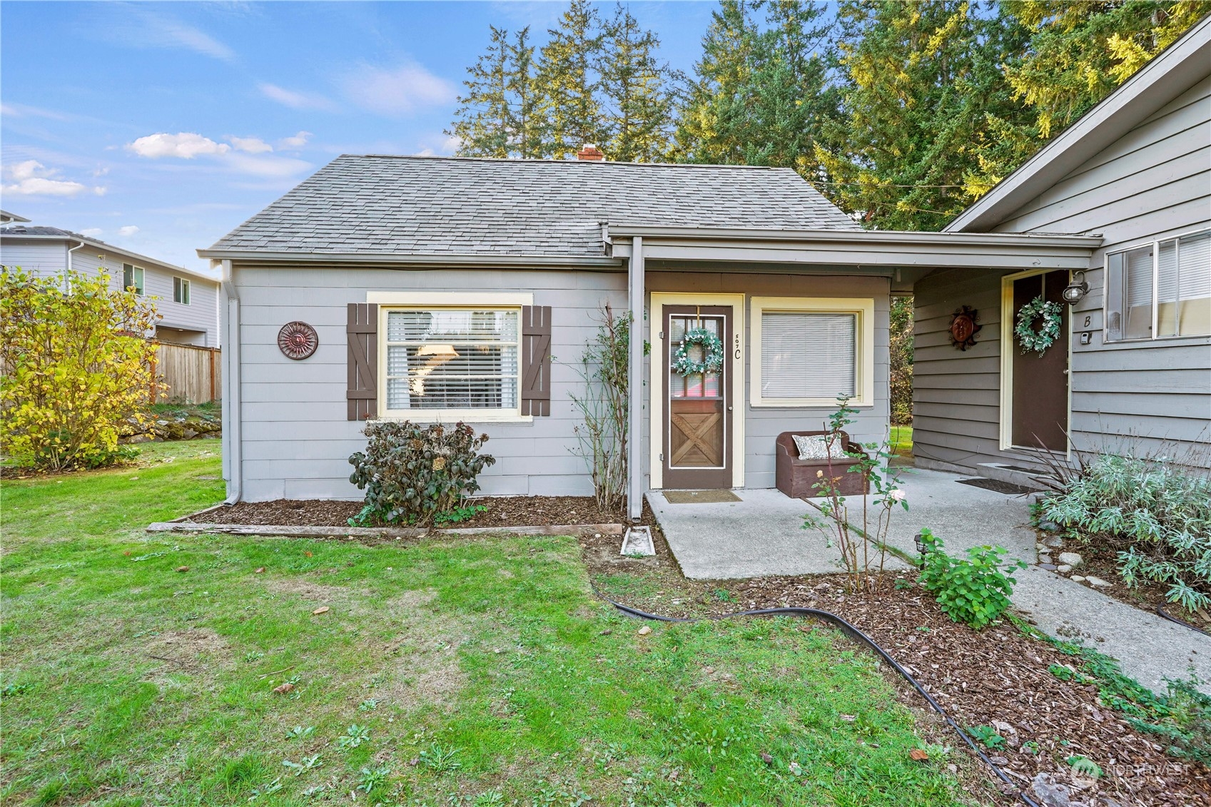 507 Kaiser Road Northwest Olympia, WA 98502 - Photo 3 of 35 Gallery Image 3