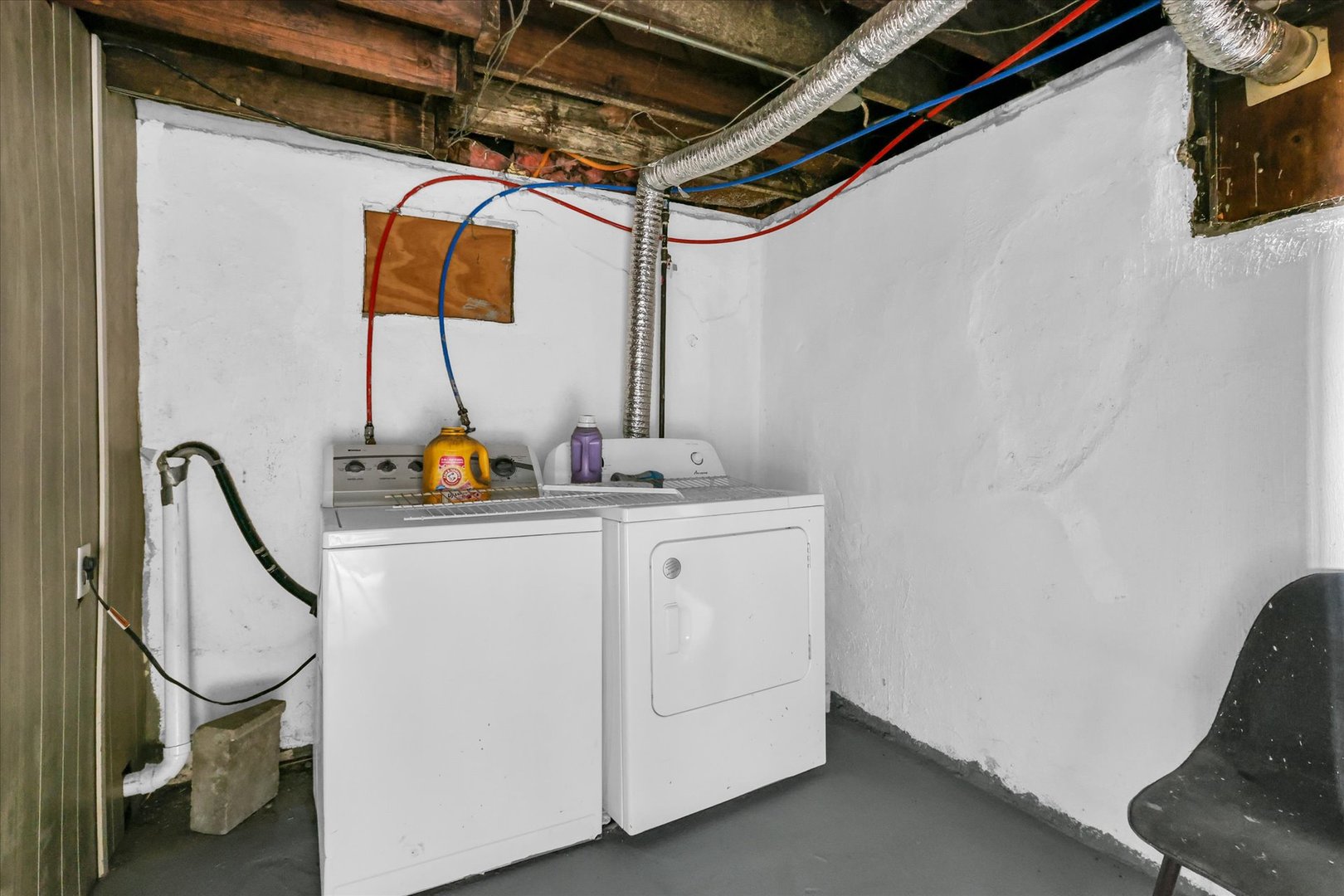 1504 North Monroe Street Decatur, IL 62526 - Photo 32 of 36 a utility room with dryer and washer