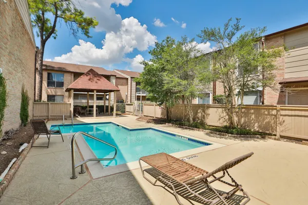 $1,150 | 2100 Wilcrest Drive, Unit 127, Houston, TX 77077