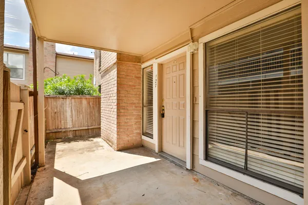 $1,150 | 2100 Wilcrest Drive, Unit 127, Houston, TX 77077