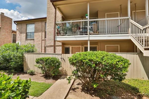 $1,150 | 2100 Wilcrest Drive, Unit 127, Houston, TX 77077