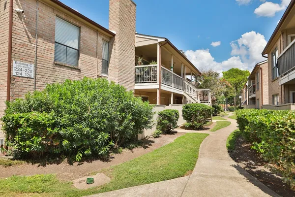 $1,190 | 2100 Wilcrest Drive, Unit 127, Houston, TX 77077