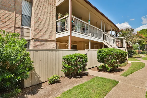 $1,150 | 2100 Wilcrest Drive, Unit 127, Houston, TX 77077