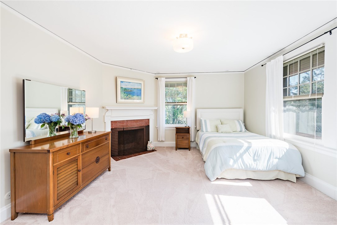 305 Rumstick Road Barrington, RI 02806 - Photo 29 of 39