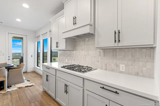 $3,795 | 250 Navarro, Boerne, TX 78006