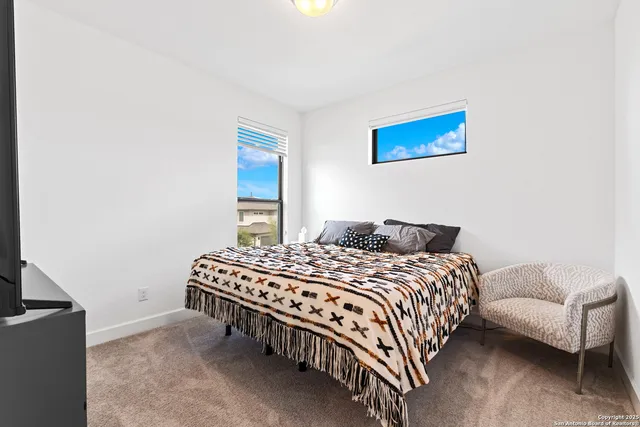 $3,795 | 250 Navarro, Boerne, TX 78006