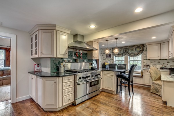 340 York Street Canton, MA 02021 - Photo 6 of 30 Gallery Image 6