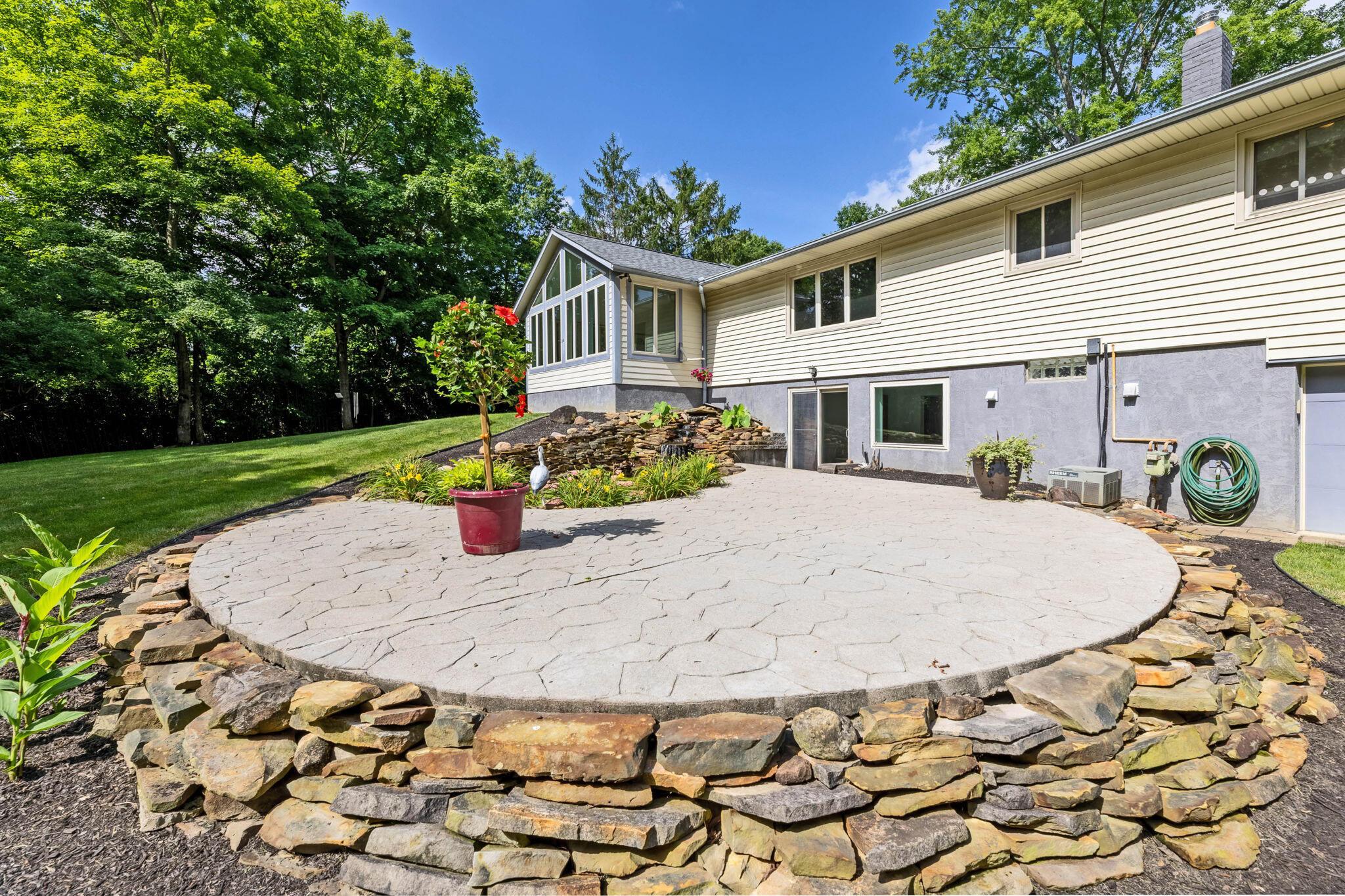 926 South Hempstead Road Westerville, OH 43081 - Photo 39 of 58 Patio