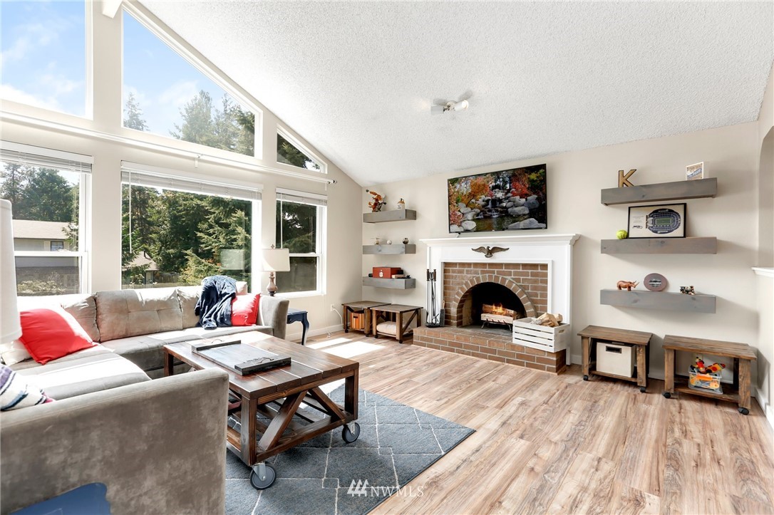 1809 175th Place Southeast Bothell, WA 98012 - Photo 3 of 25