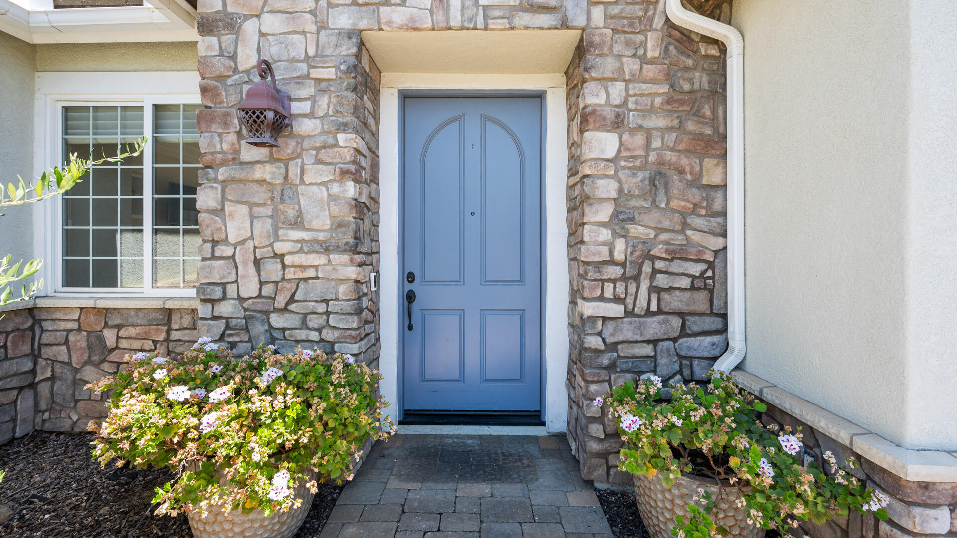 528 Myrtle Court Solvang, CA 93463 - Photo 3 of 32 528 Myrtle Court