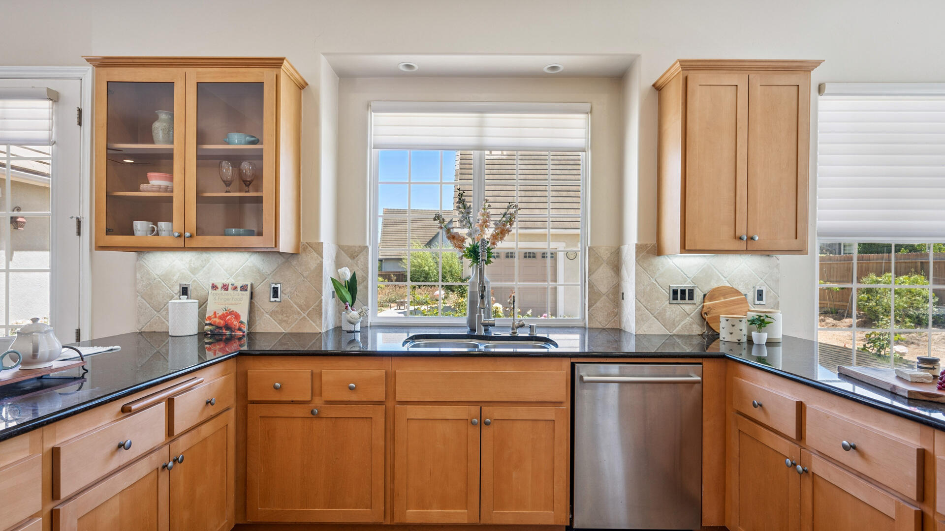 528 Myrtle Court Solvang, CA 93463 - Photo 9 of 32 528 Myrtle Court