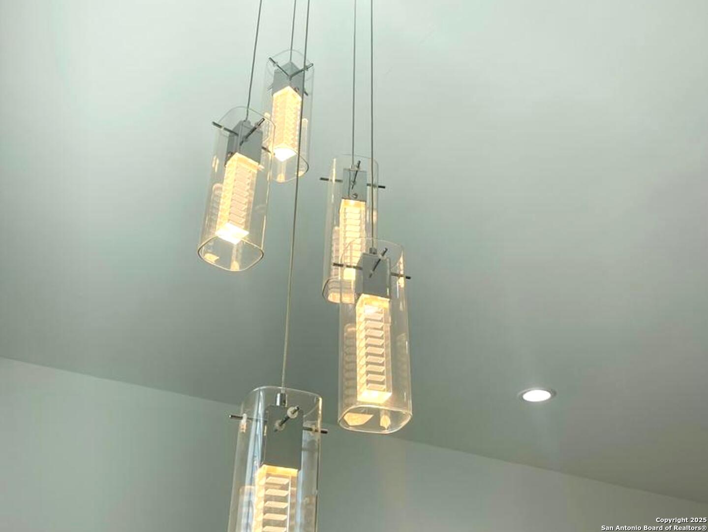 97 Berwick Road Victoria, TX 77904 - Photo 11 of 35 a bathroom with a window and light fixture