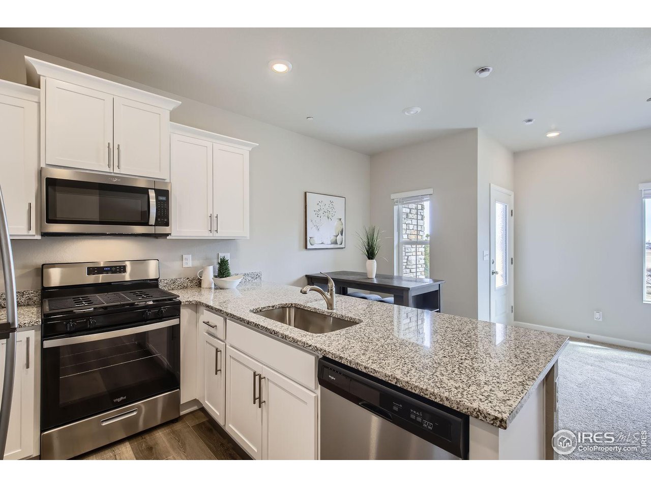 141 Robin Road Johnstown, CO 80534 - Photo 7 of 38 Gas Range/Oven