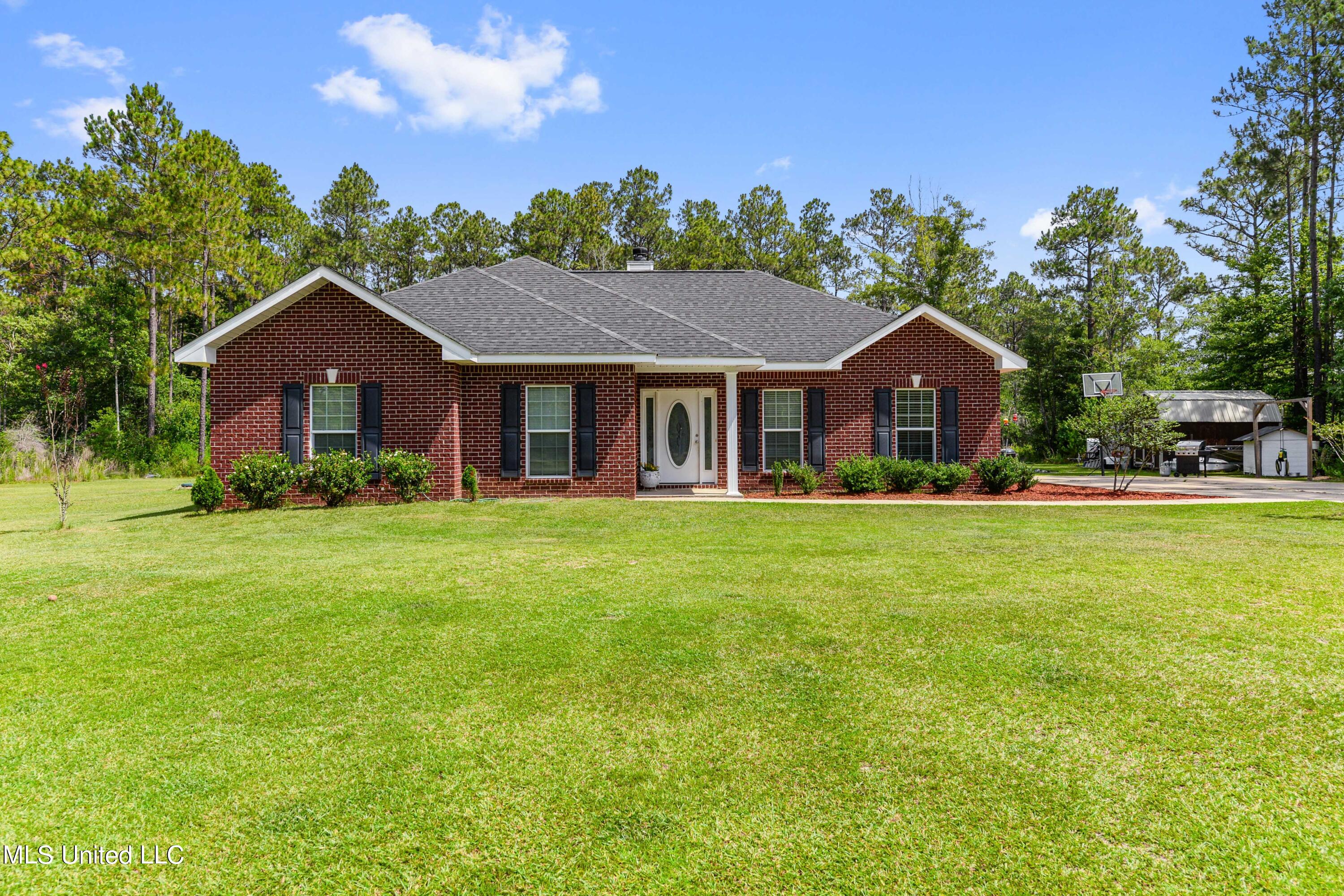 15325 Hardy Waltman Road Moss Point, MS 39562 - Photo 1 of 32 001