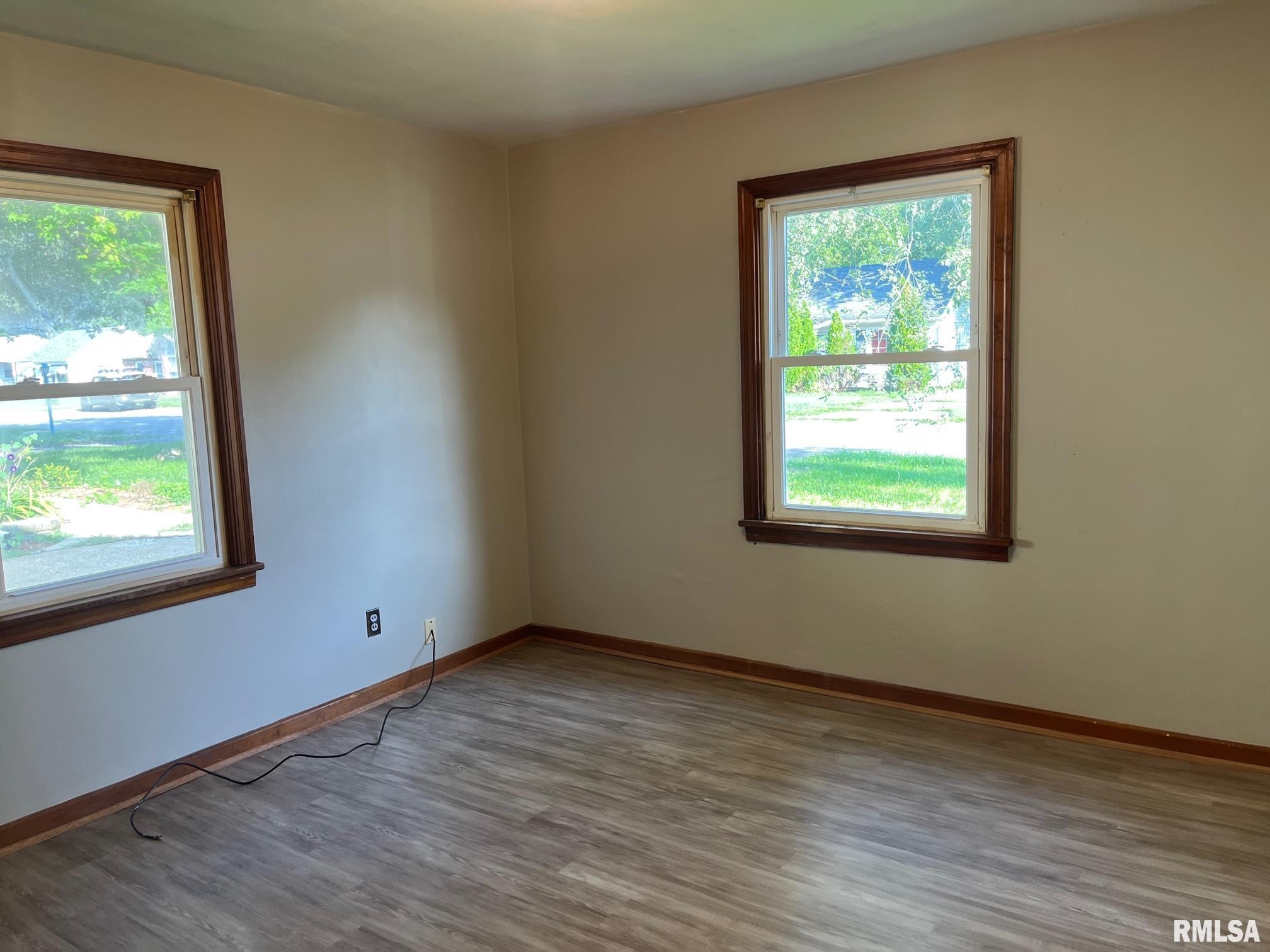 3036 Louise Lane Springfield, IL 62702 - Photo 9 of 12
