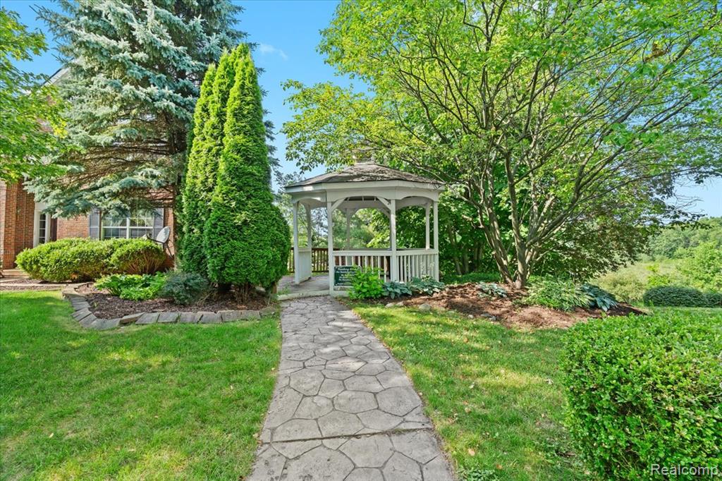 4583 Racewood Drive Commerce Township, MI 48382 - Photo 39 of 41 Gallery Image 39
