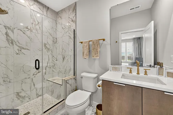 $949,900 | 43433 Wilcox Terrace, Ashburn, VA 20148
