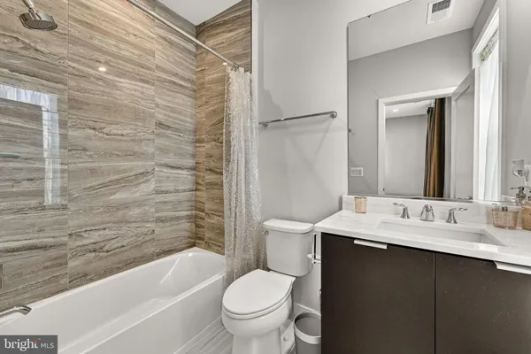 $949,900 | 43433 Wilcox Terrace, Ashburn, VA 20148