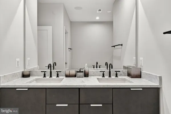 $949,900 | 43433 Wilcox Terrace, Ashburn, VA 20148