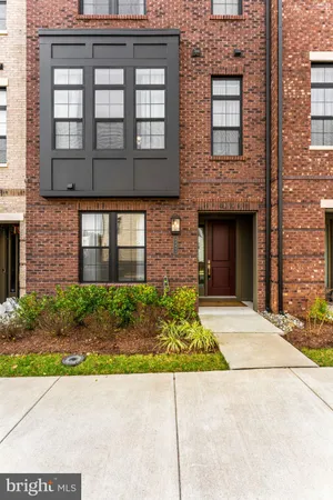 $949,900 | 43433 Wilcox Terrace, Ashburn, VA 20148