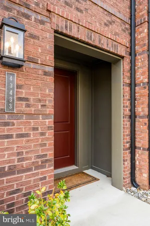 $949,900 | 43433 Wilcox Terrace, Ashburn, VA 20148